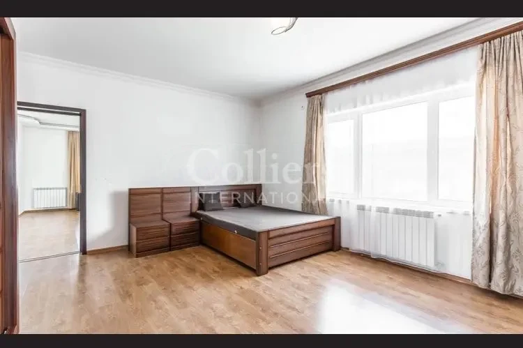 10-room house for rent on Dighmistsklis Street, Didi Dighomi, Tbilisi — master bedroom