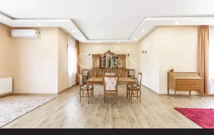 10-room house for rent on Dighmistsklis Street, Didi Dighomi, Tbilisi — dining room