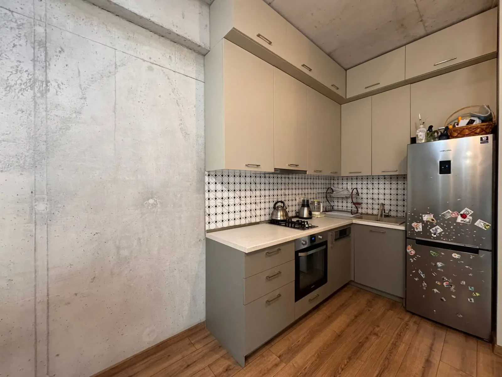 2-room apartment for sale on Avalishvili Street, Vake, Tbilisi — built-in kitchen with oven, hob and fridge