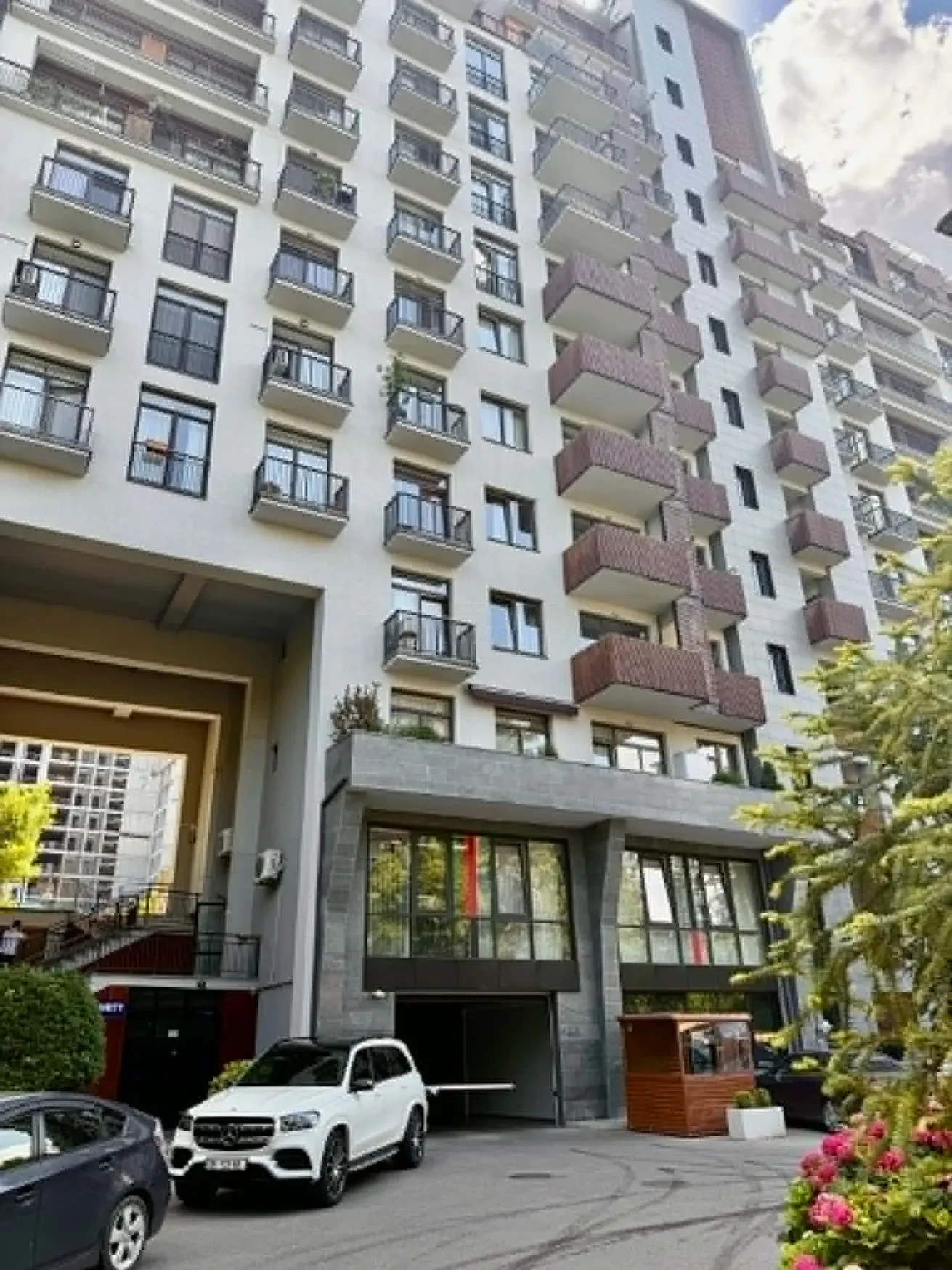 2-room apartment for sale on Ilia Chavchavadze Avenue, Vake, Tbilisi - the Park Wood building on Chavchavadze Avenue