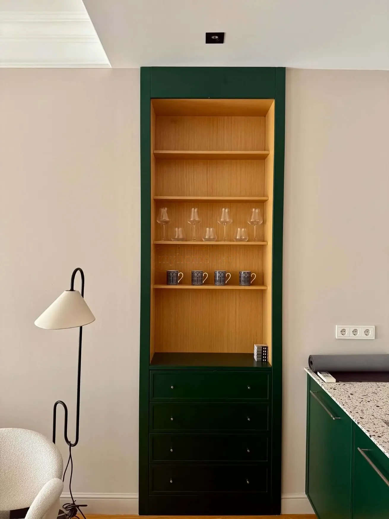 2-room apartment for sale on Ilia Chavchavadze Avenue, Vake, Tbilisi - built-in green kitchen cabinetry and shelving