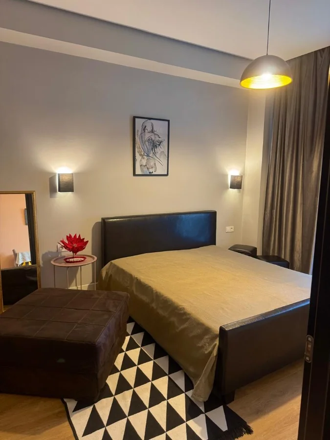 2-room apartment for sale on Chavchavadze Avenue, Vake, Tbilisi — bedroom with double bed