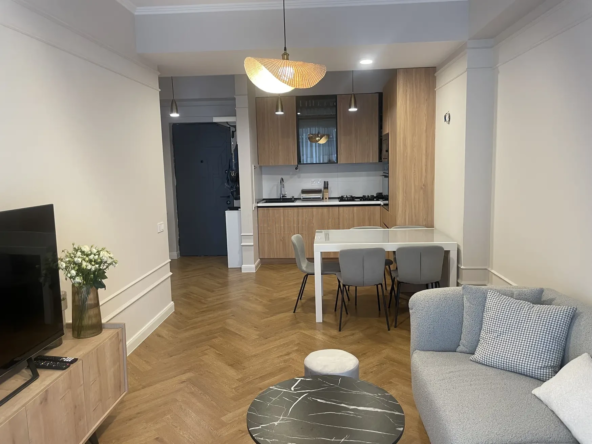 2-room apartment for sale on Kipshidze Street, Vake, Tbilisi - open-plan living room, dining area and kitchen