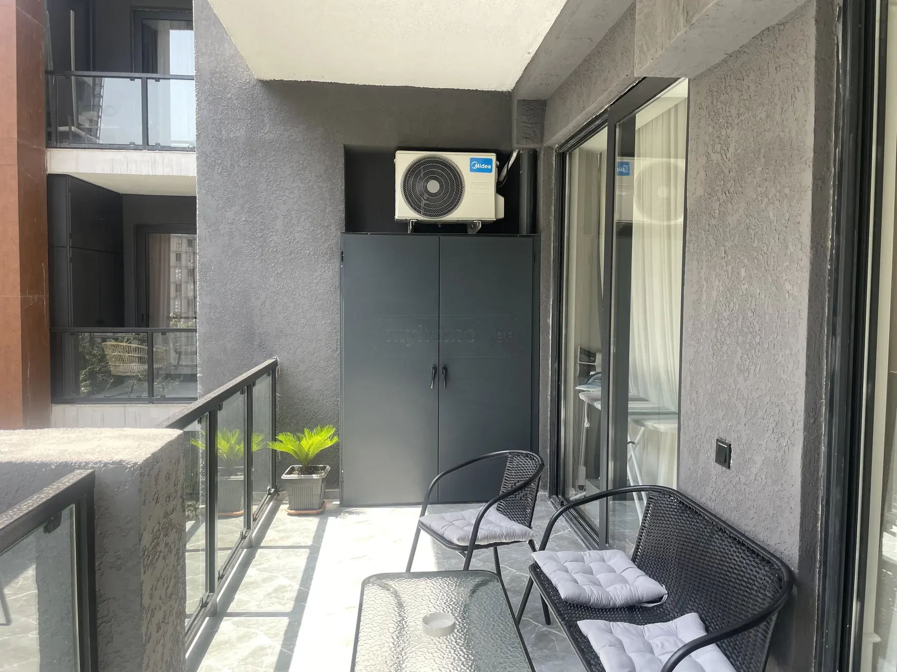 2-room apartment for sale on Kipshidze Street, Vake, Tbilisi - 12 sq m balcony with seating
