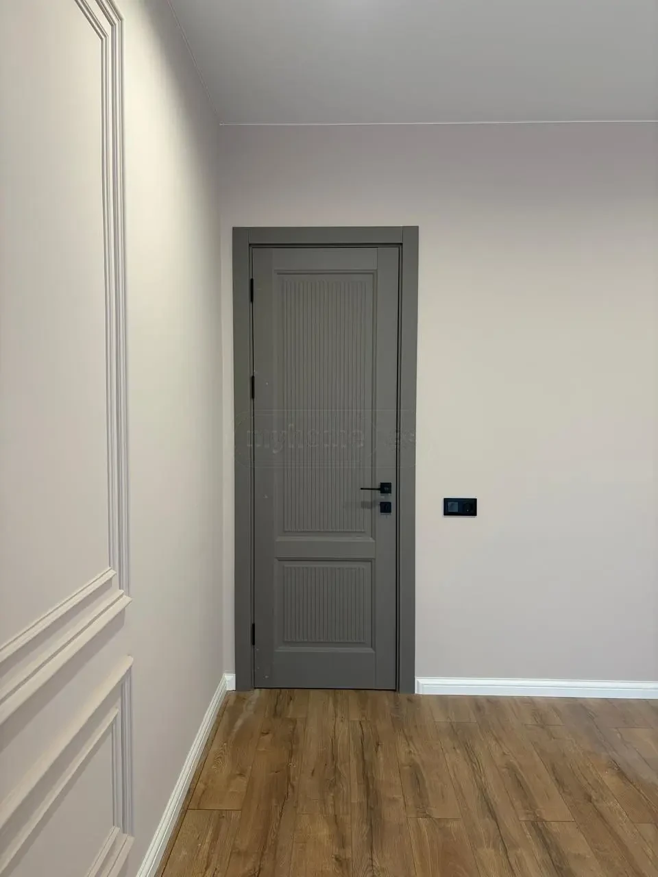 2-room apartment for sale on Politkovskaya Street 40a, Saburtalo, Tbilisi — bedroom door detail