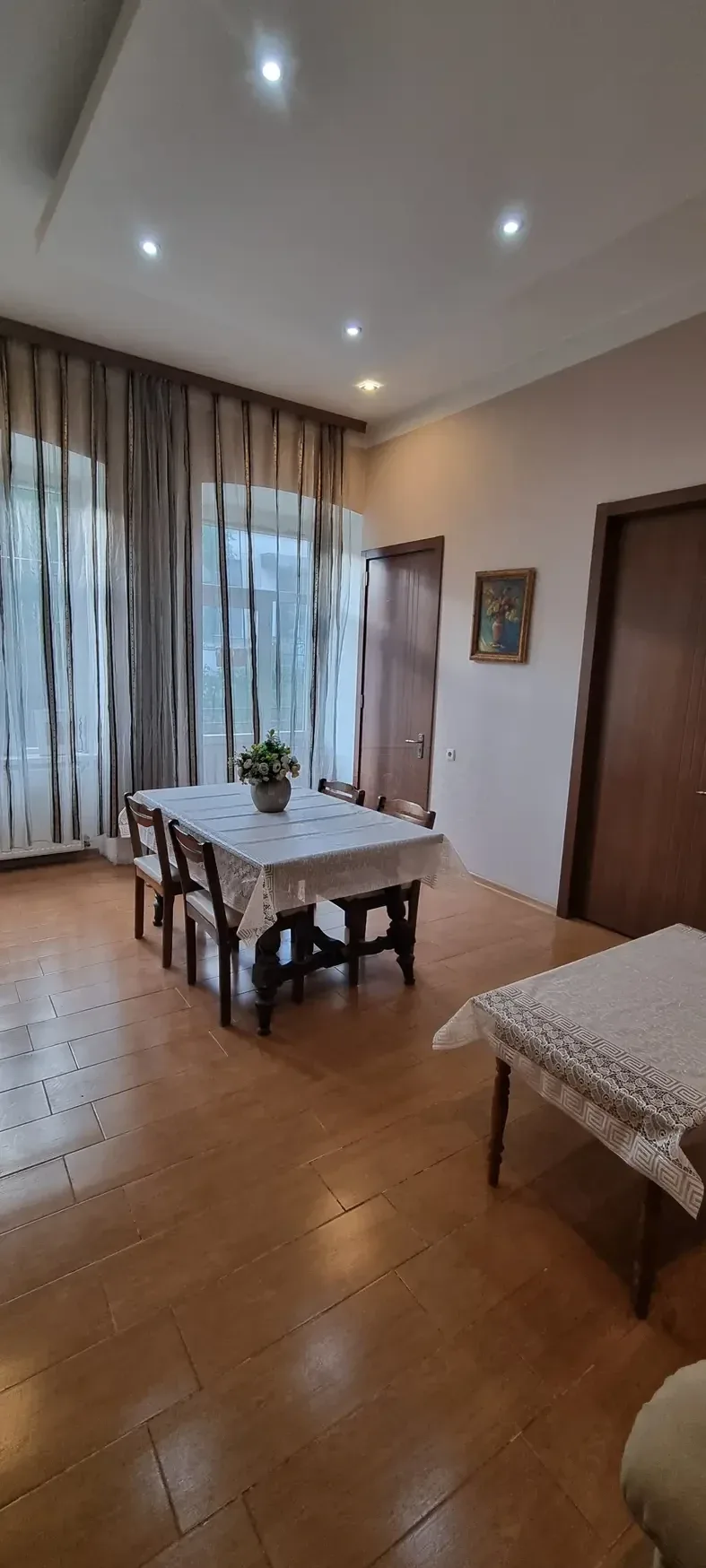 3-room apartment for rent on Tovstonogovi Street, Chugureti, Tbilisi — dining room