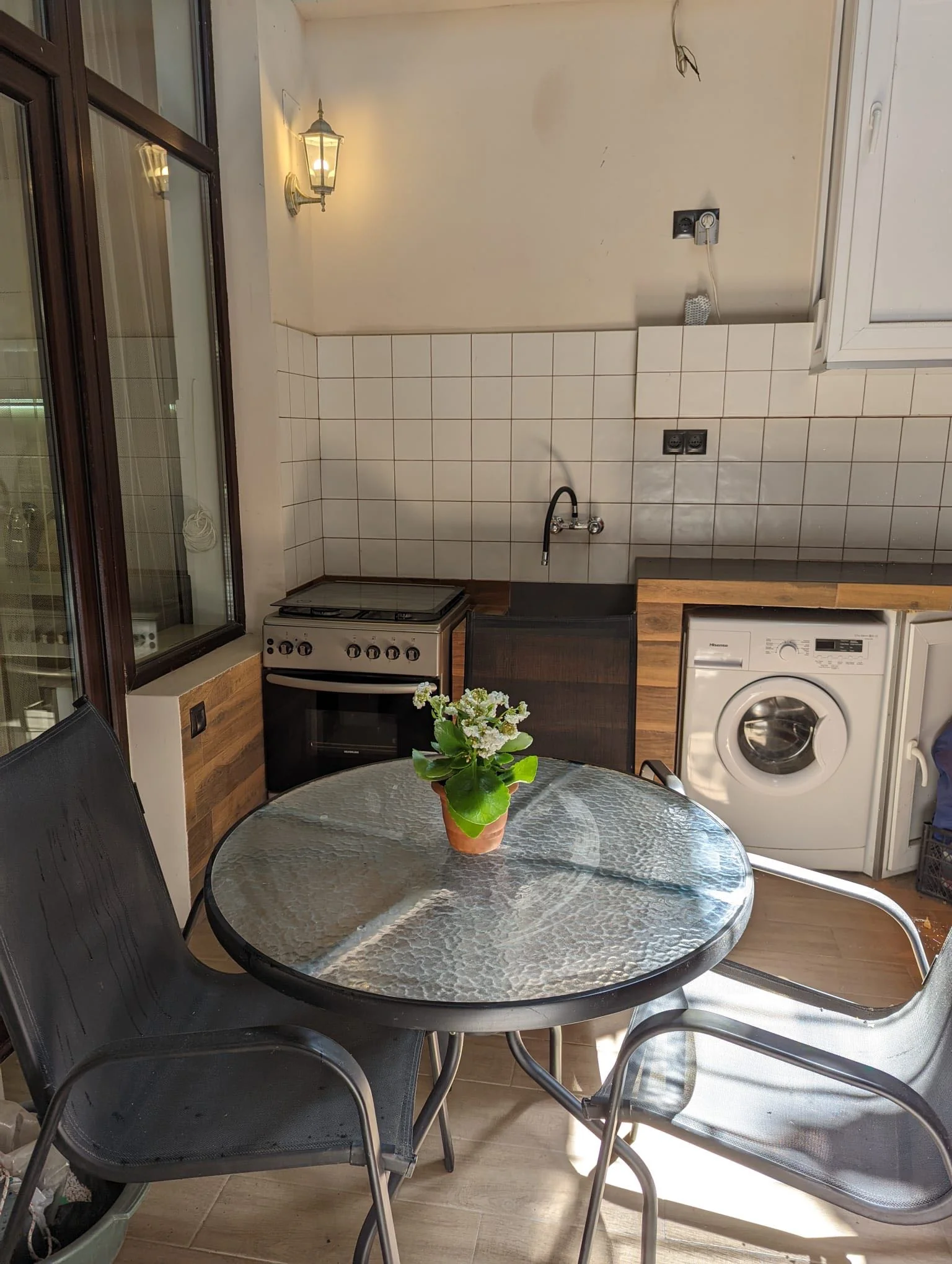 3-room apartment for sale on Mtskheta Street, Vake, Tbilisi — balcony with laundry area