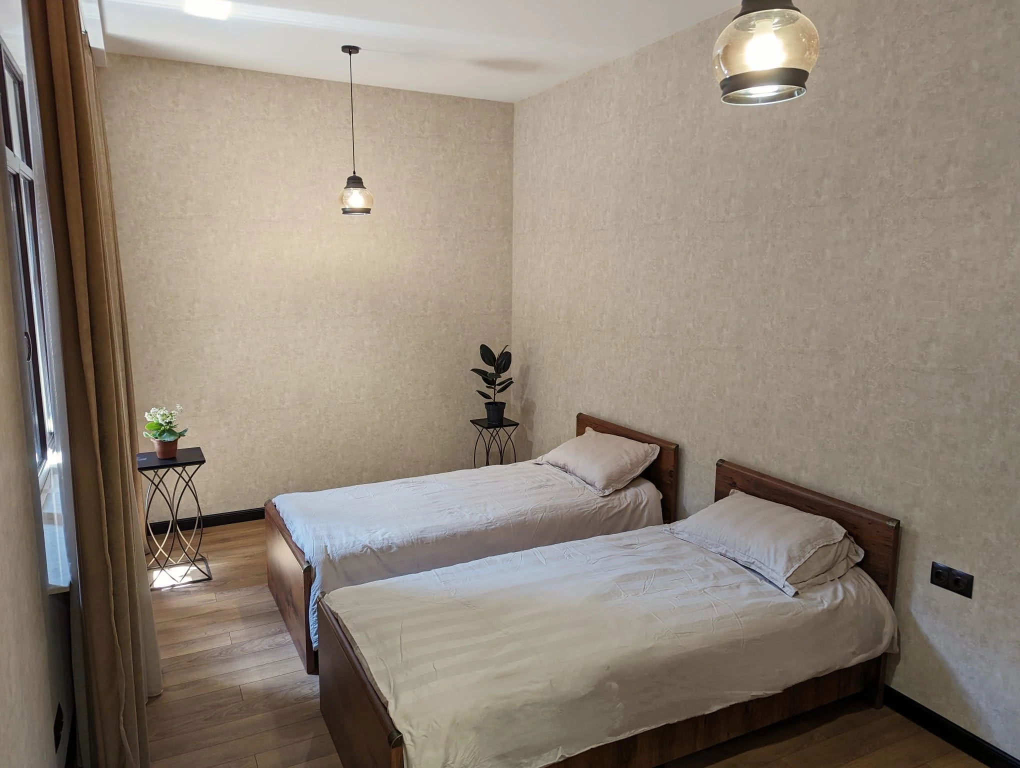 3-room apartment for sale on Mtskheta Street, Vake, Tbilisi — second bedroom with twin beds