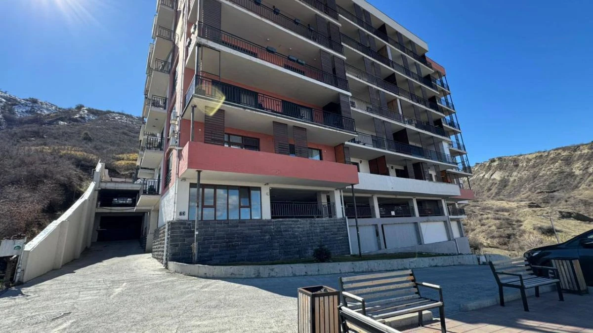 3-room apartment for sale on Nino Zhvania Street, Vake, Tbilisi — building exterior