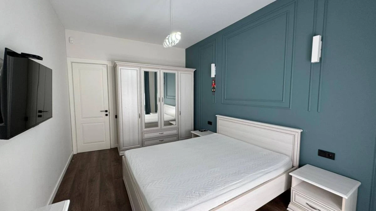 3-room apartment for sale on Nino Zhvania Street, Vake, Tbilisi — main bedroom with fitted wardrobe