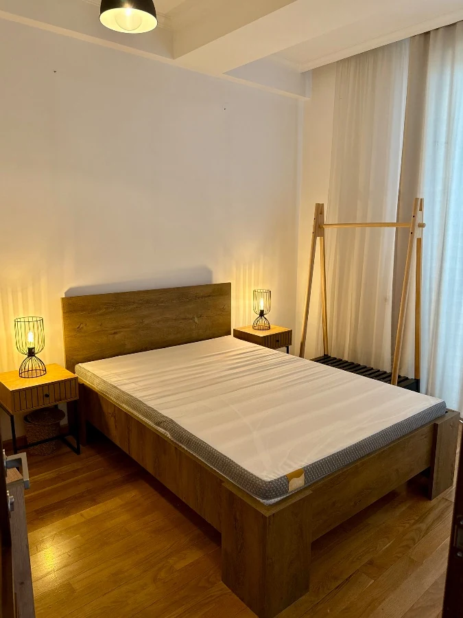 4-room apartment for sale on Marabda Street, Vake, Tbilisi — main bedroom with oak parquet floors