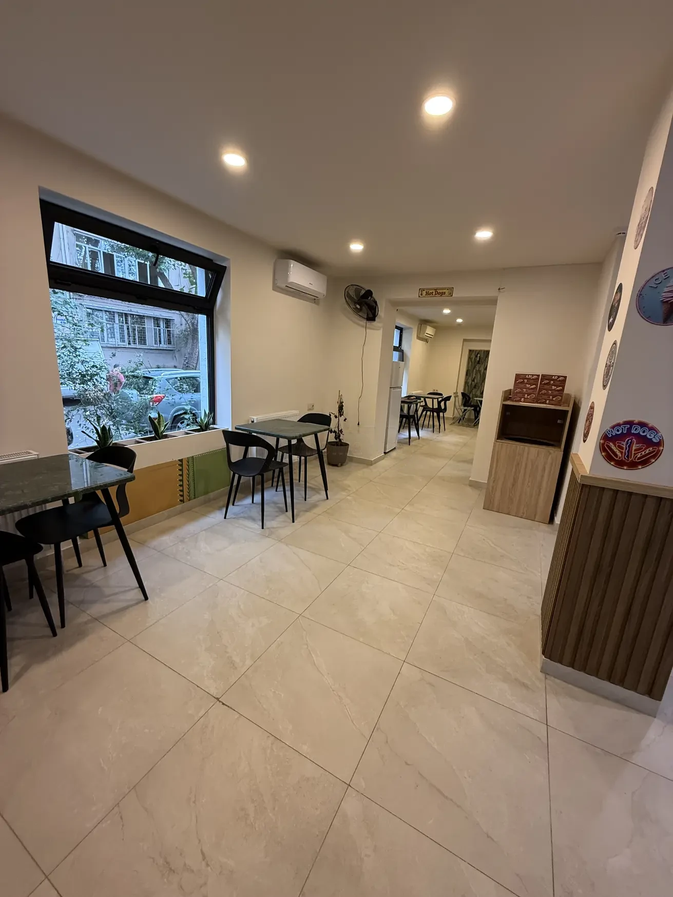 commercial space for rent on Kazbegi Avenue 47b, Saburtalo, Tbilisi — bright dining room with large street-facing window