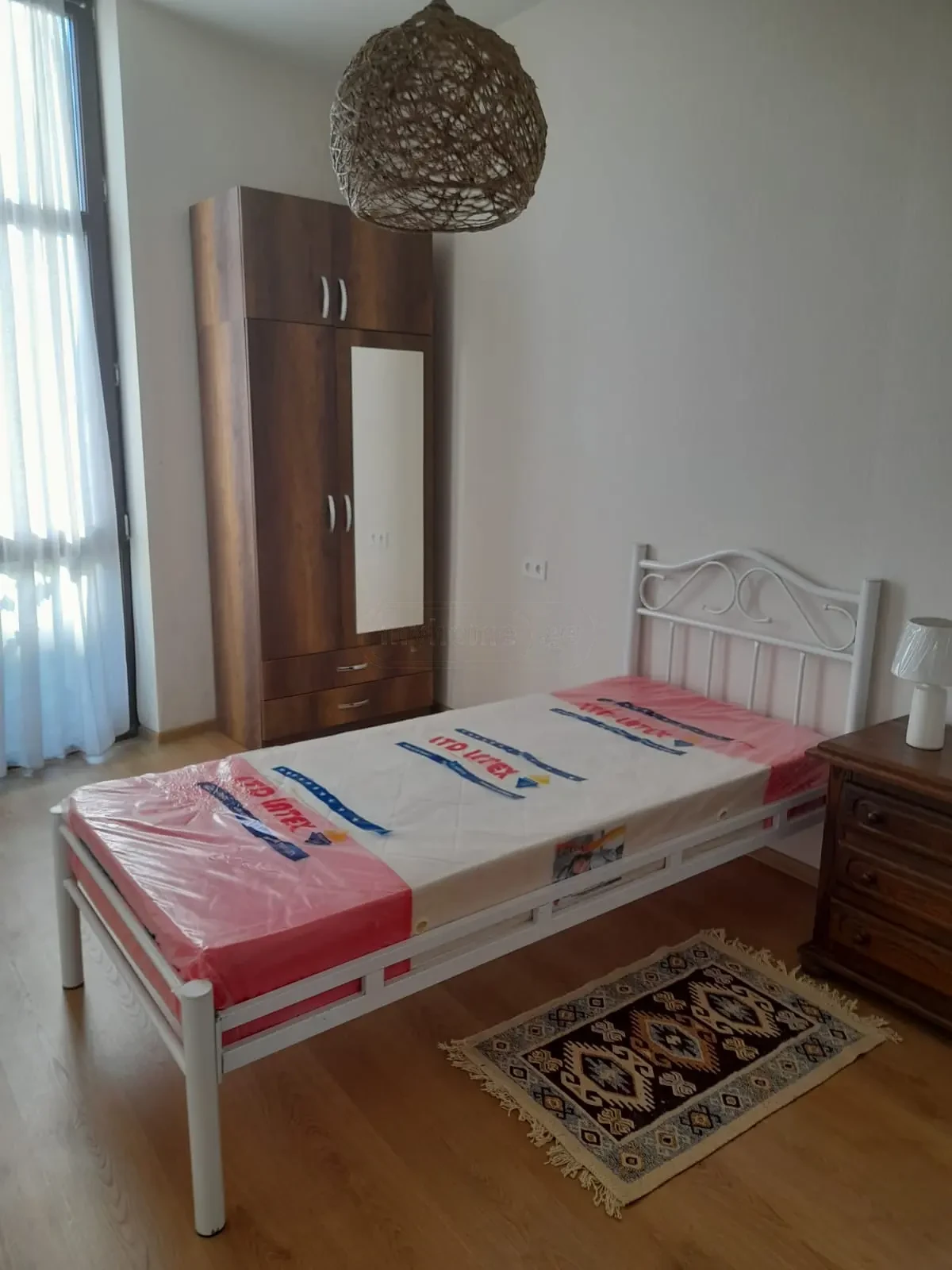 3-room apartment for rent on Tskneti Highway, Bagebi, Tbilisi — single bedroom with wardrobe