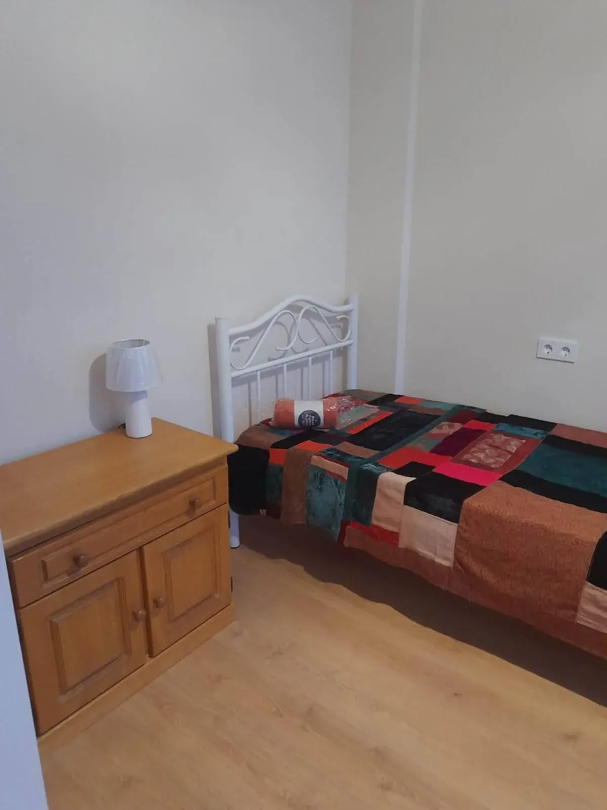 3-room apartment for rent on Tskneti Highway, Bagebi, Tbilisi — single bedroom with dresser