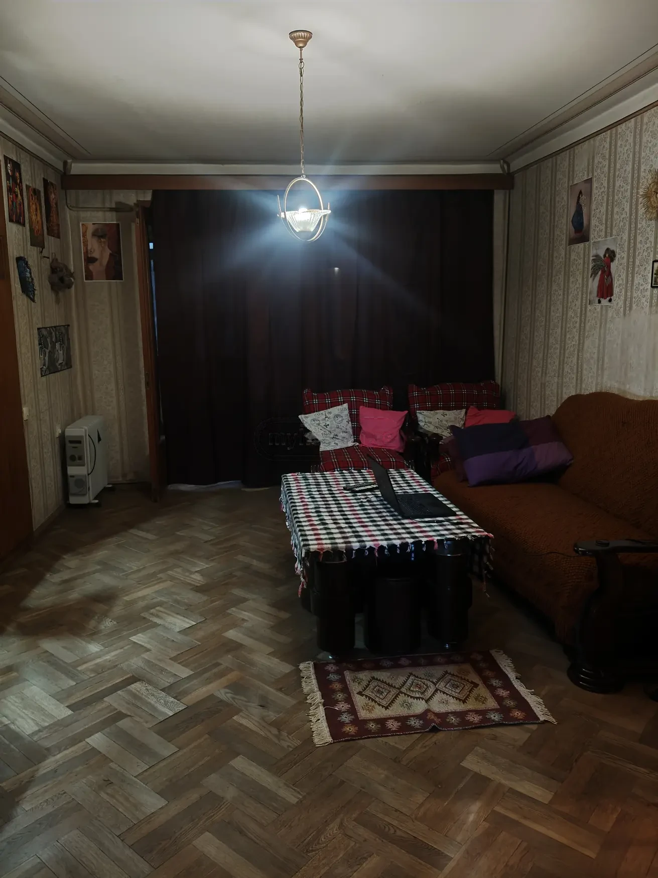 3-room apartment for rent on Tskneti Street, Vake, Tbilisi — living room with sofa