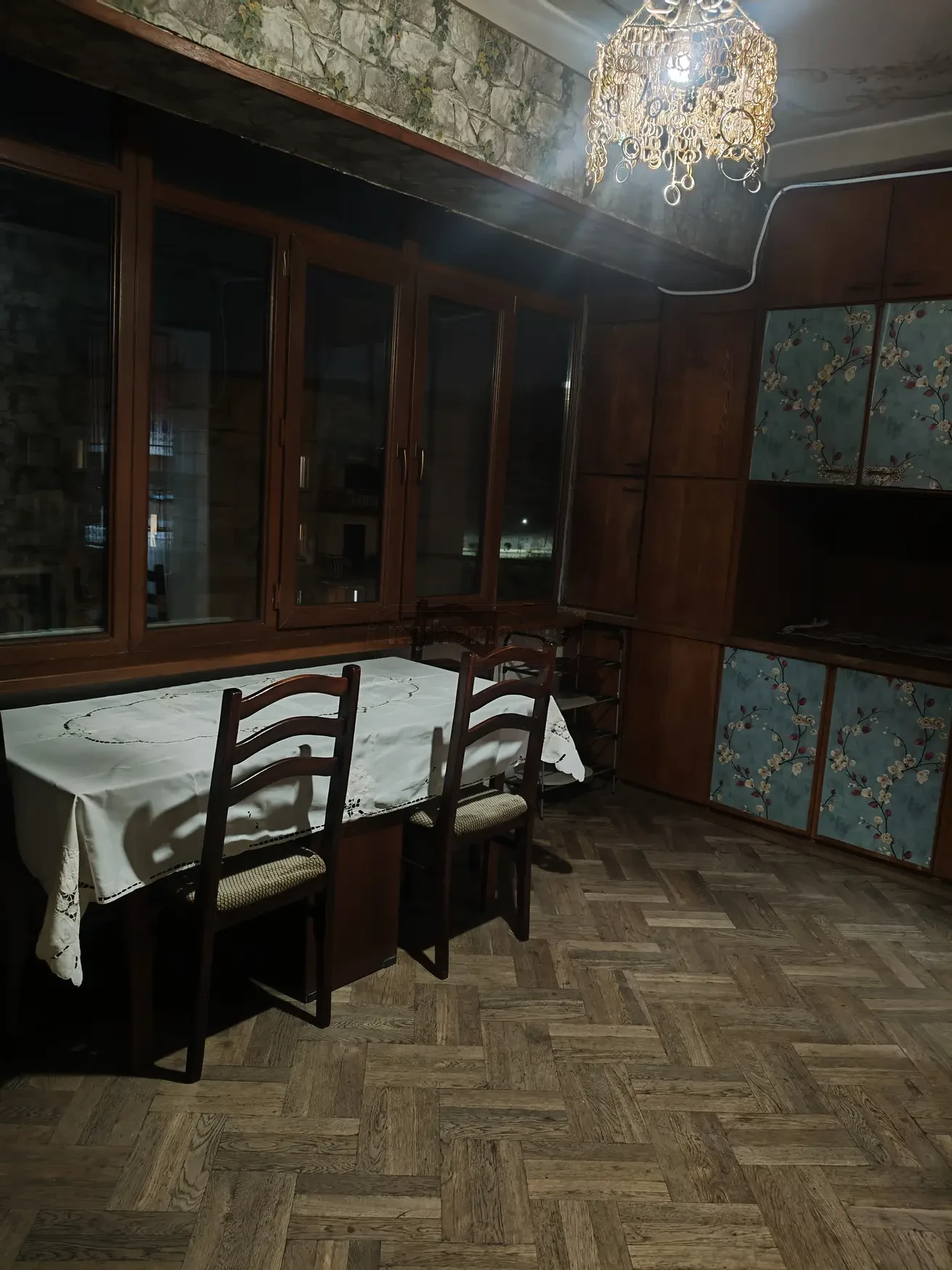 3-room apartment for rent on Tskneti Street, Vake, Tbilisi — dining area by the window